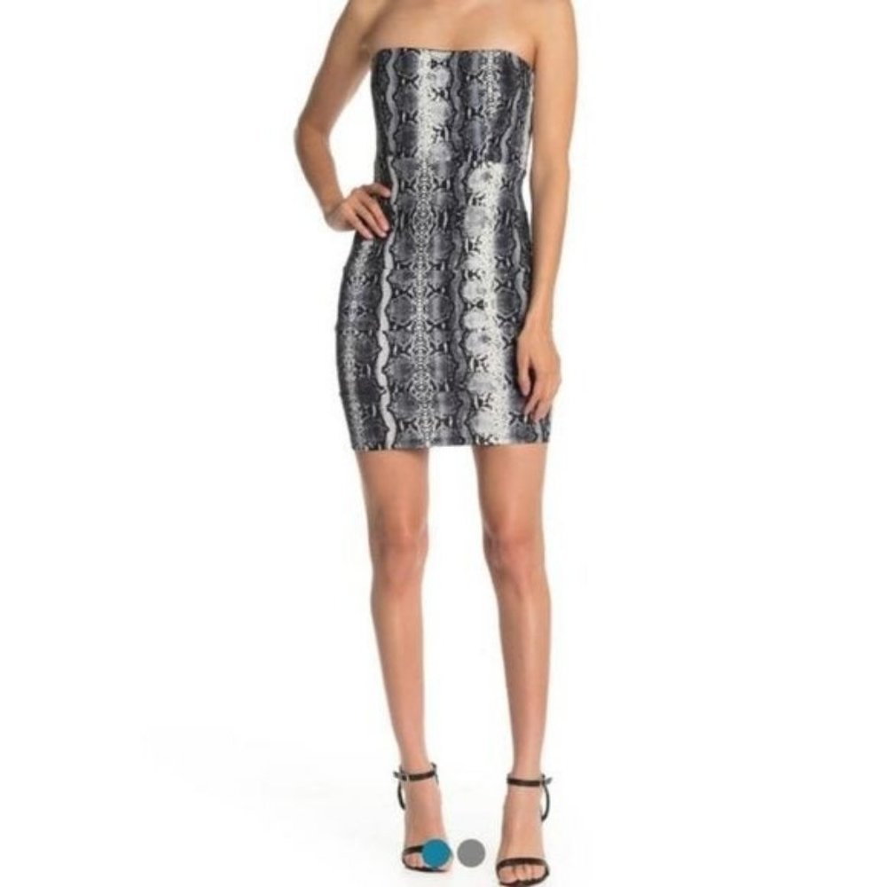 Jump Apparel Juniors Strapless Bodycon Mini Dress - Picture 2 of 8